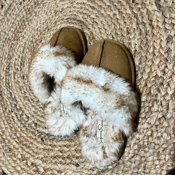 Girls Jessica Simpson Fuzzy Slippers Size 13-1 (big girl) - Picture 2 of 4